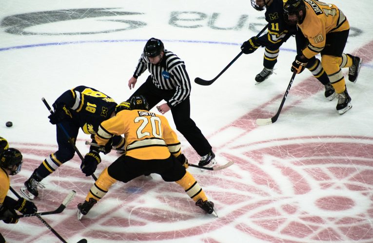 Nieuw College Hockey Seizoen: Sheahan’s Debuut bij Notre Dame en de Vliegende Start van UMass
